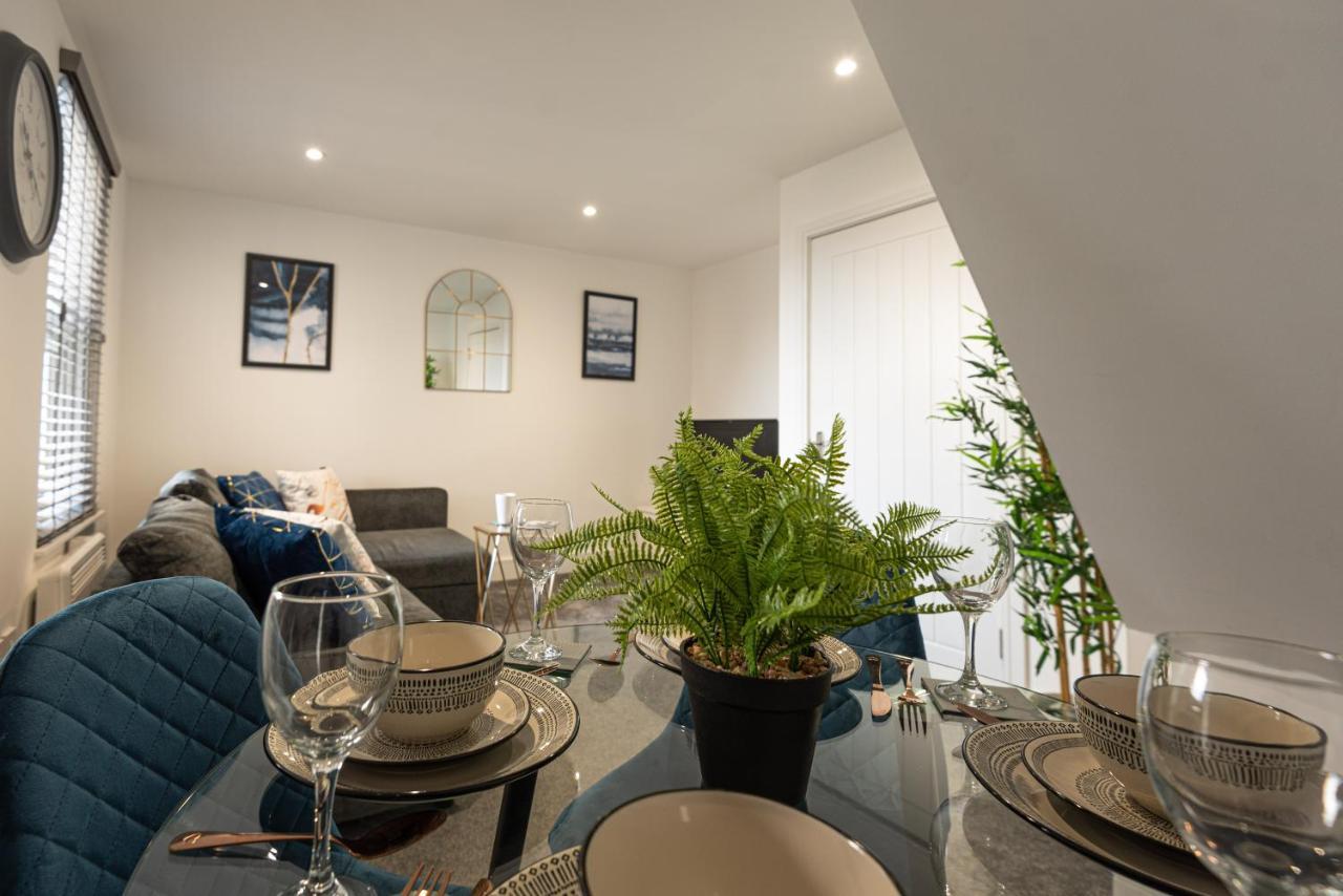 1 Bed Central - Free Parking - Long Stay Offer Strood Exterior foto